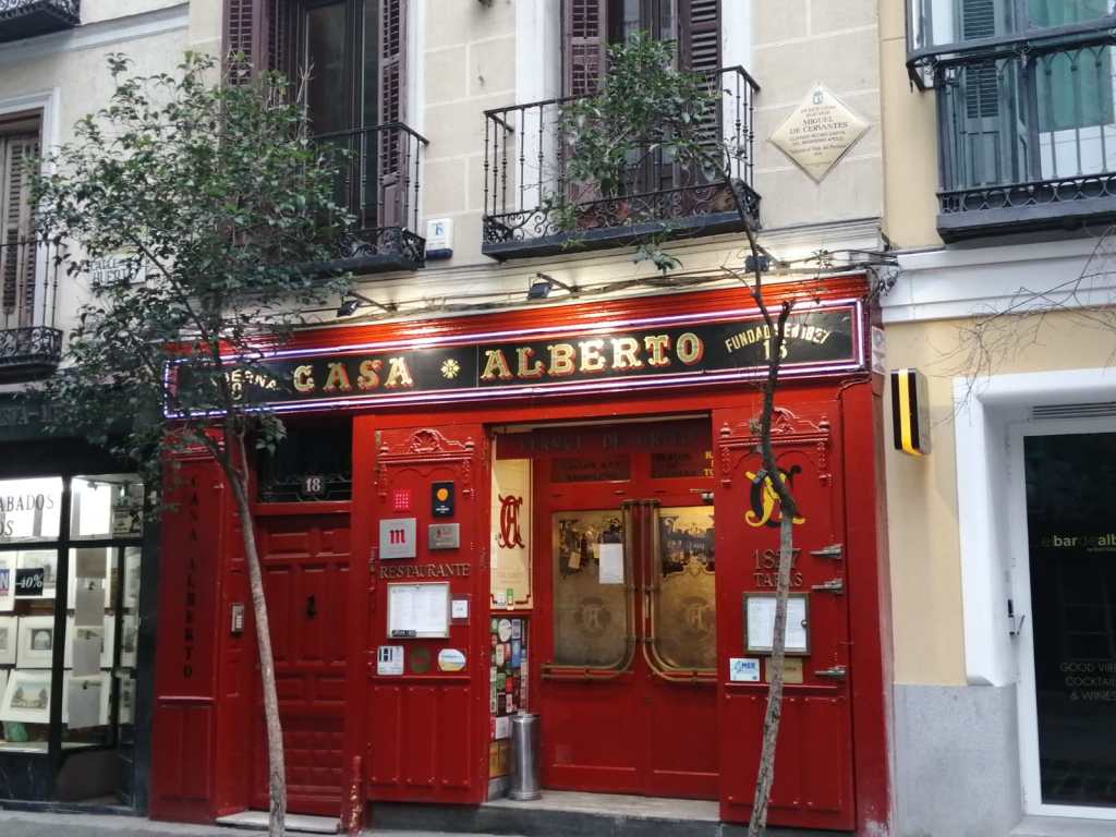 bar - pub - rojo - balcon